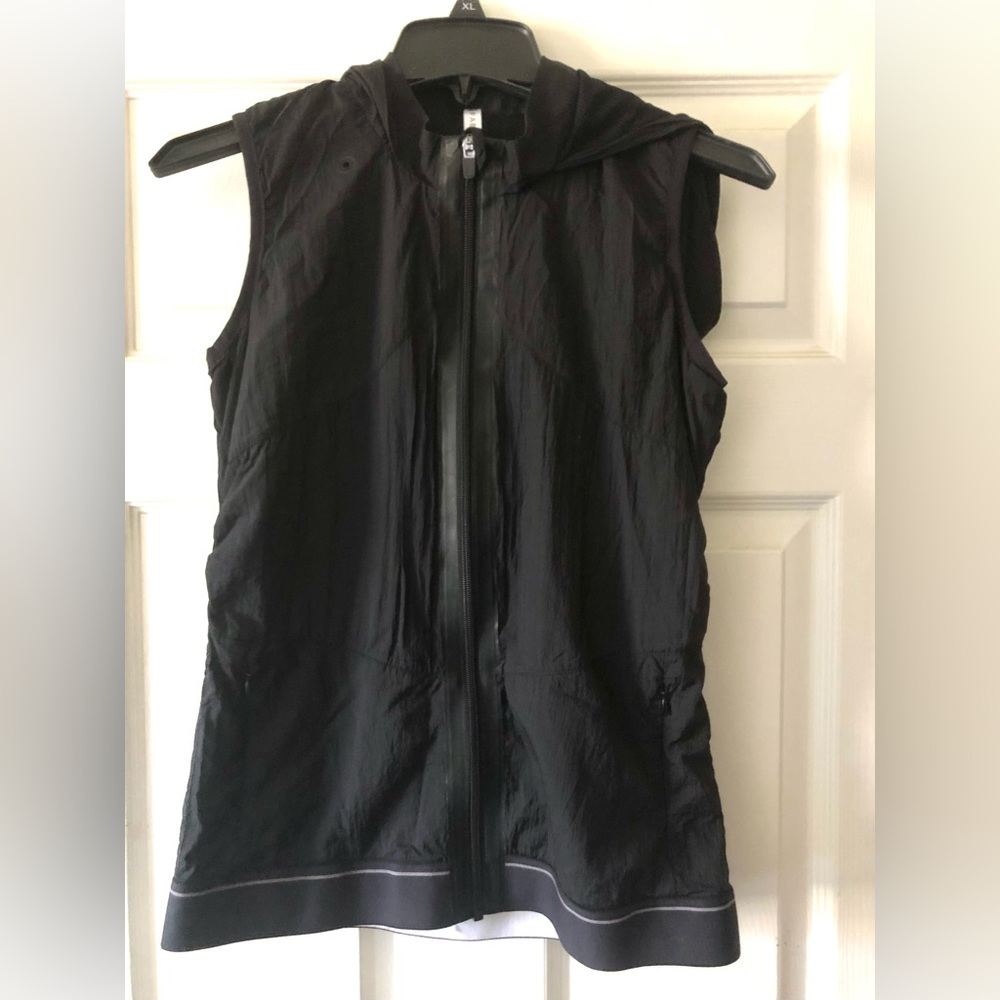 Fabletics Zipped Hooded Vest